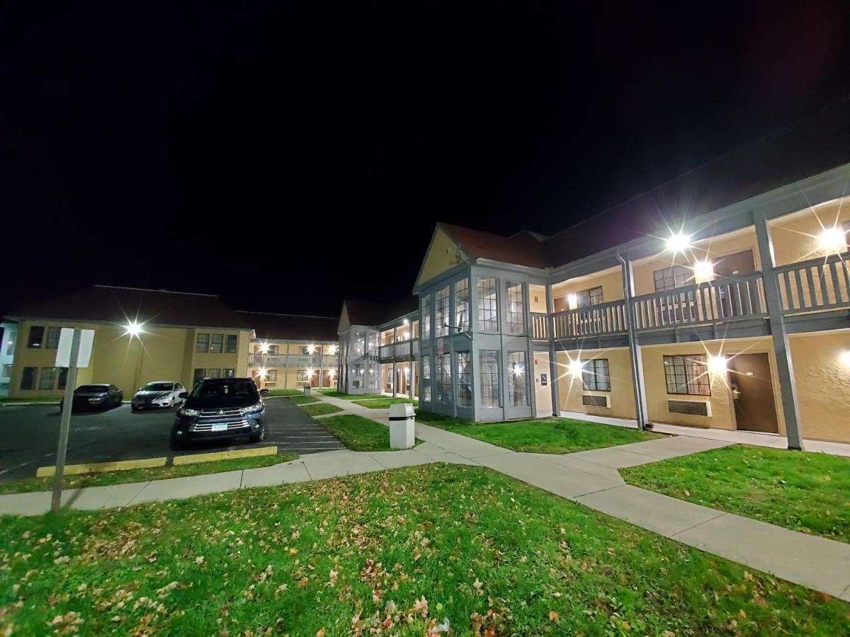 Travel Inn Motel Hartford Kültér fotó