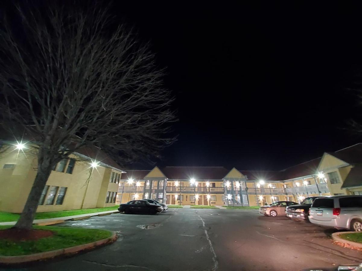 Travel Inn Motel Hartford Kültér fotó