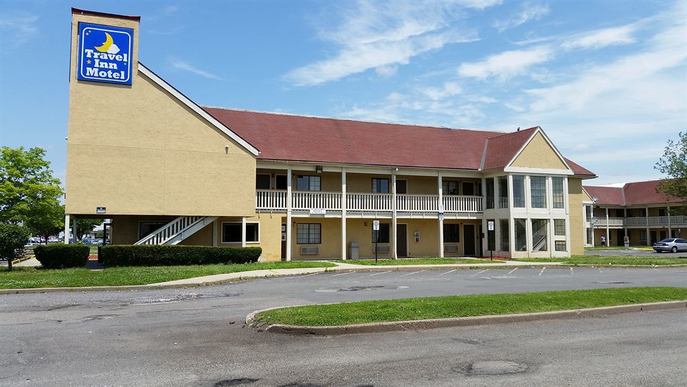 Travel Inn Motel Hartford Kültér fotó